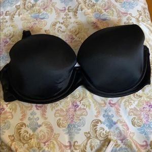 Brans new VS bra! Got the wrong size.